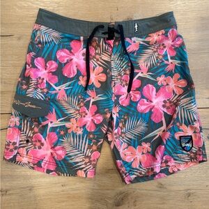 Men’s Maui and Sons Floral Swim Trunks – Size 34 – Tropical Print